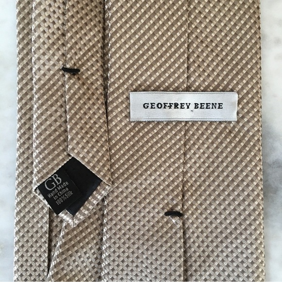 ⚡️ Geoffrey Beene Pure Silk Tie Micro Jacquard-Woven Pattern Gold Cream Detail - Picture 4 of 6